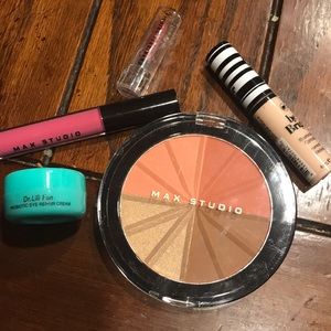 Makeup bundle